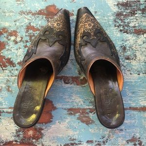 OLD GRINGO Black & Gold Tooled Leather Western Cowgirl Mules Size 7.5 B EUC
